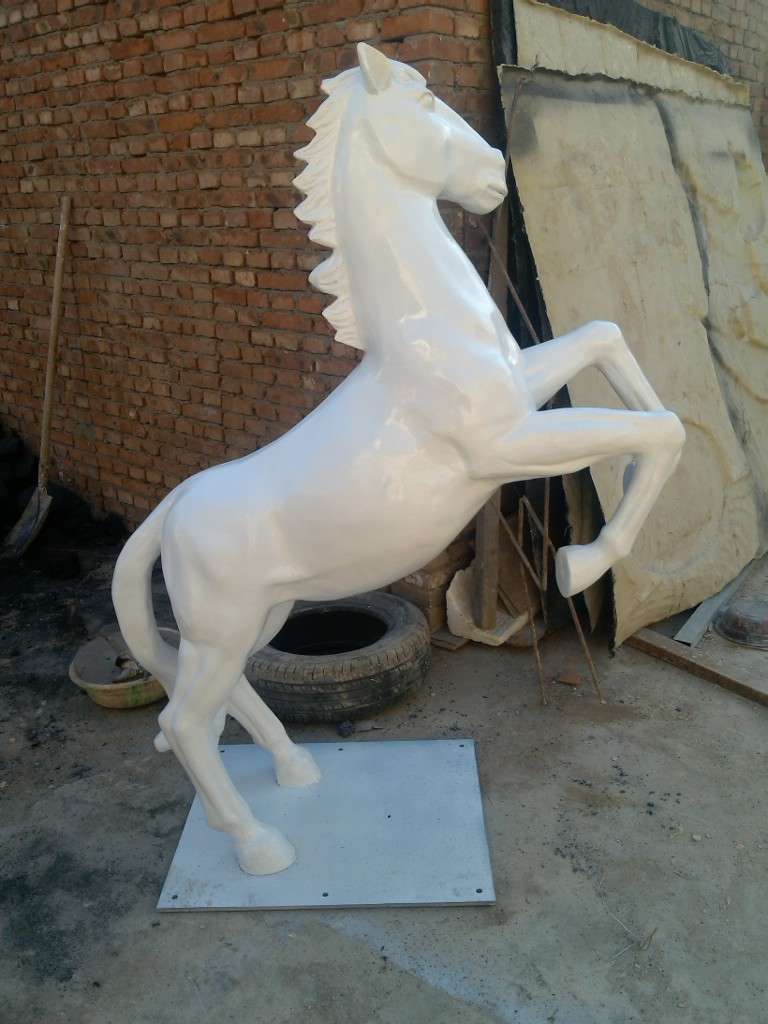 玻璃钢动物马雕塑 玻璃钢仿真动物模型雕塑定制 影视道具马雕塑